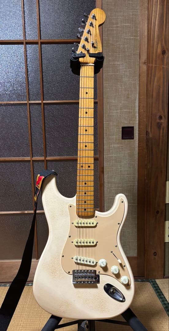 ギター Fender JAPAN Stratocaster