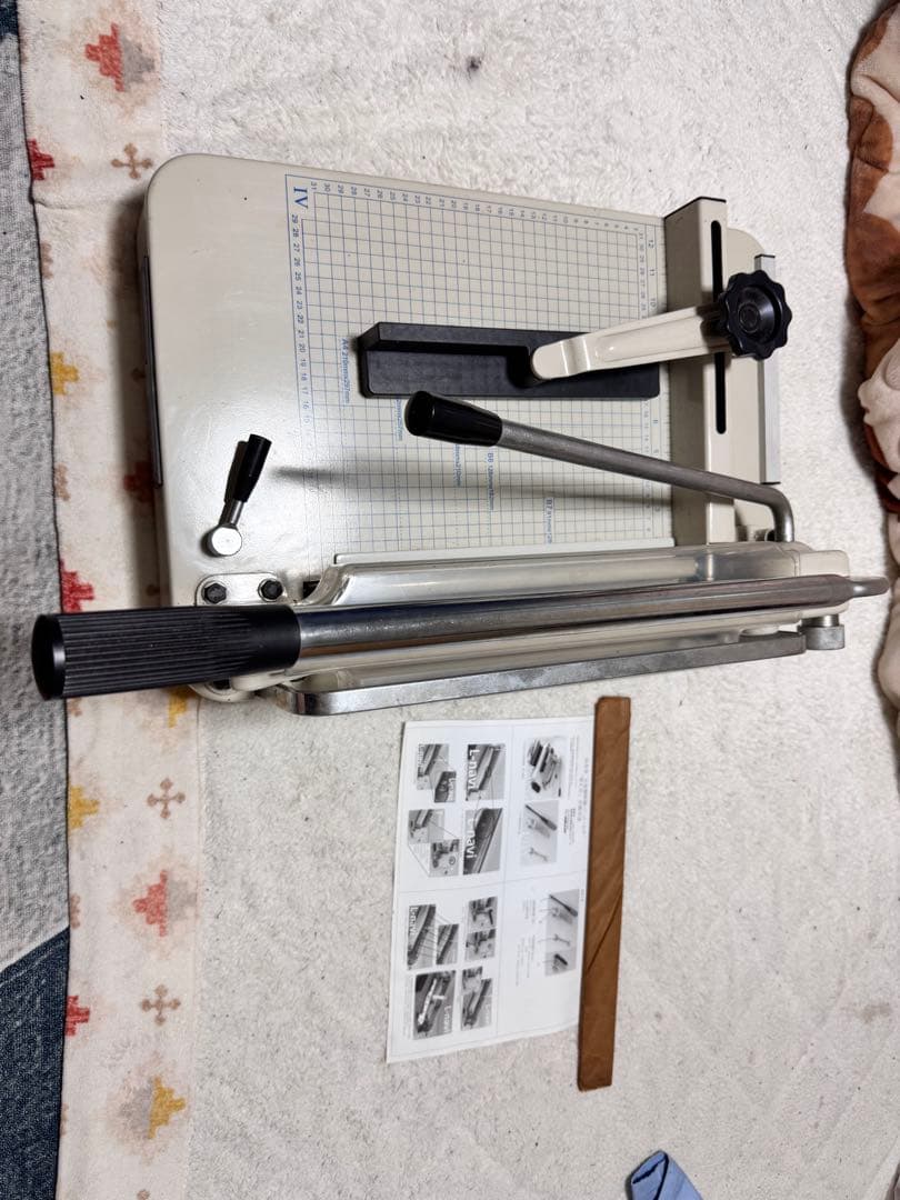 【中古品】大型裁断機 868　A4大型ペーパーカッター新品刃一枚追加動作確認済み