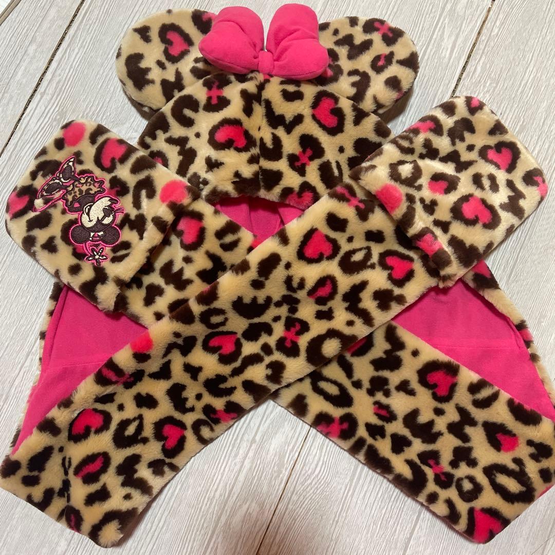 【美品】ディズニー マフラーファンキャップ 被り物 ヒョウ柄 ピンク