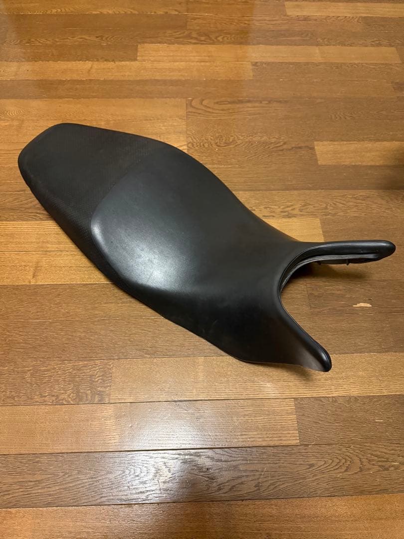 ホーネット250 純正シート・テールレンズ