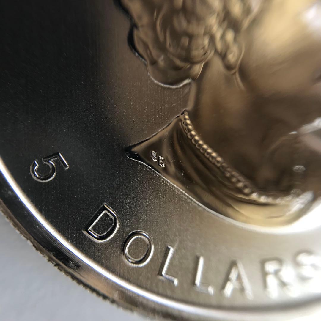 2011年 カナダ メイプルリーフ 銀貨 1オンス