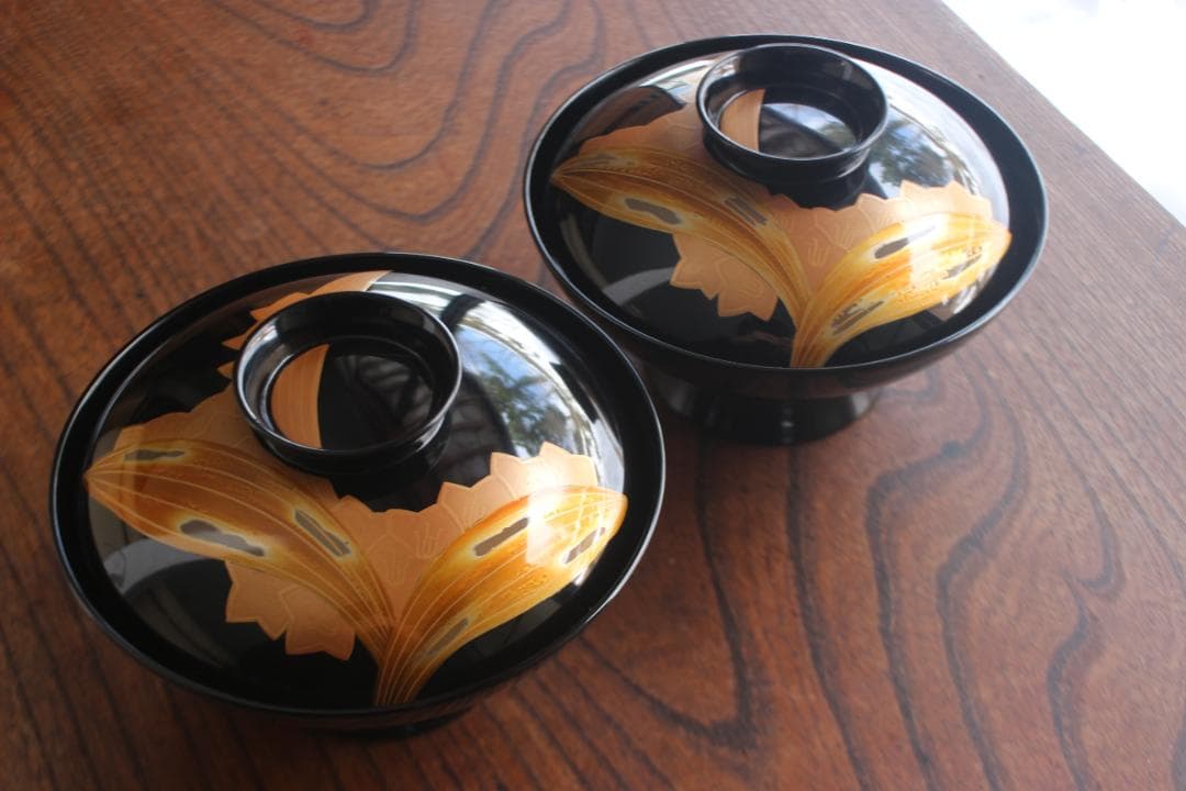 上質黒漆に極上蘭蒔絵の映える大椀2点（検輪島塗蒔絵椀雑煮椀煮物椀