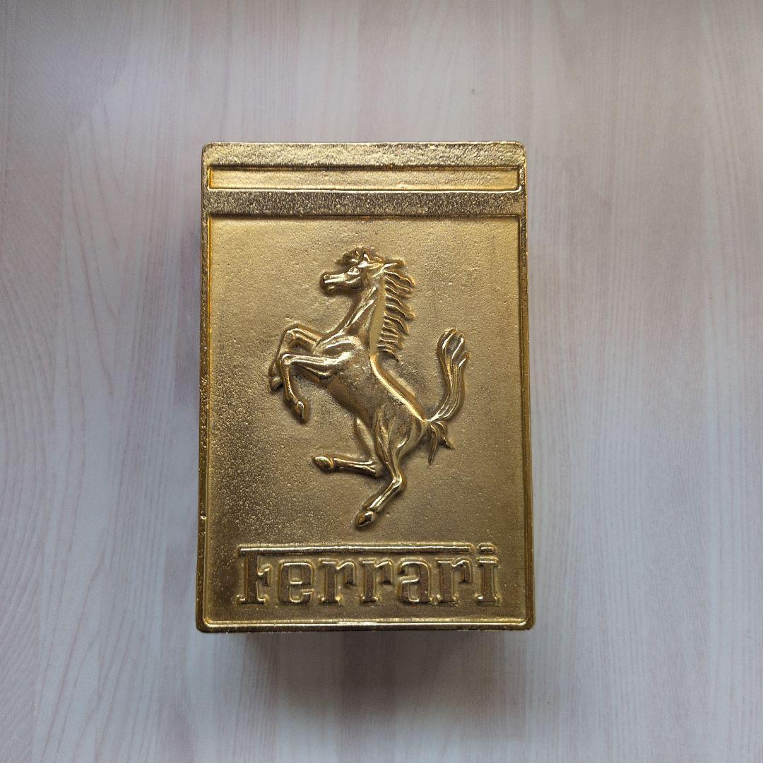 フェラーリ　金色　小箱