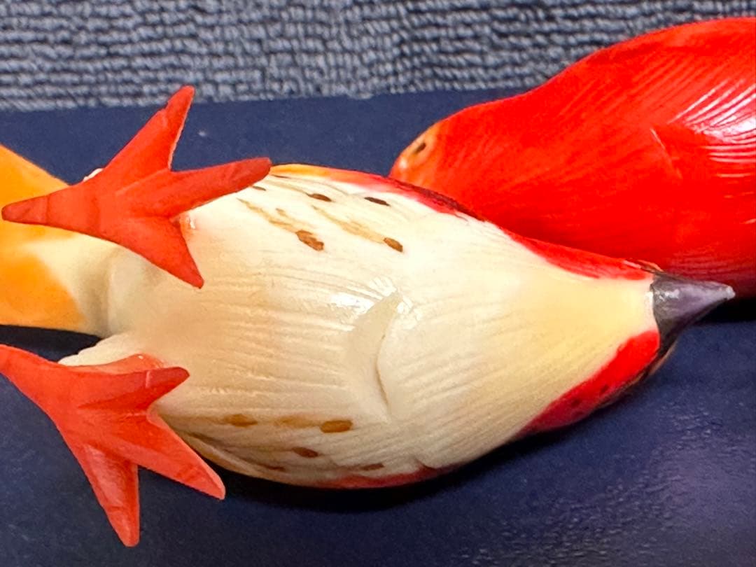 置物 根付 鳥カラフル 2匹 天然素材 マンモス 象牙風 骨董 美術品