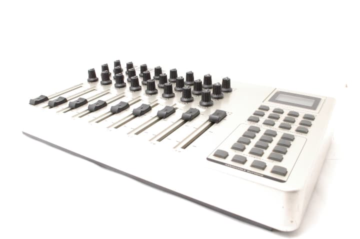 DTM/DAW MIDIコントローラー「EVOLUTION UC-33e」 - メルカリ