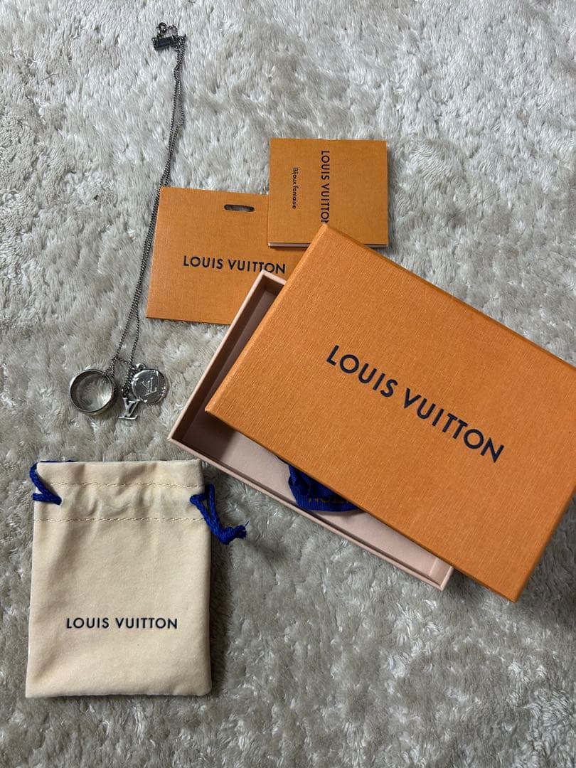 アクセサリー LOUIS VUITTON Monogram Charms Necklace