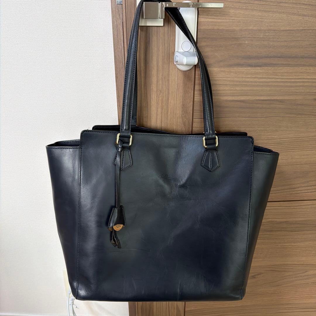 BEAMS 黒いレザートートバッグ