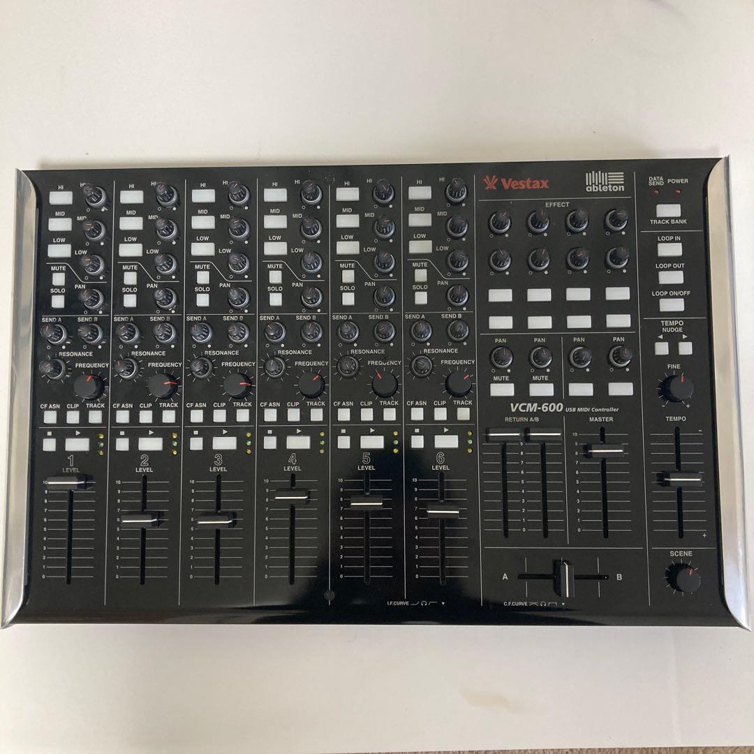Vestax VCM-600 MIDIコントローラー