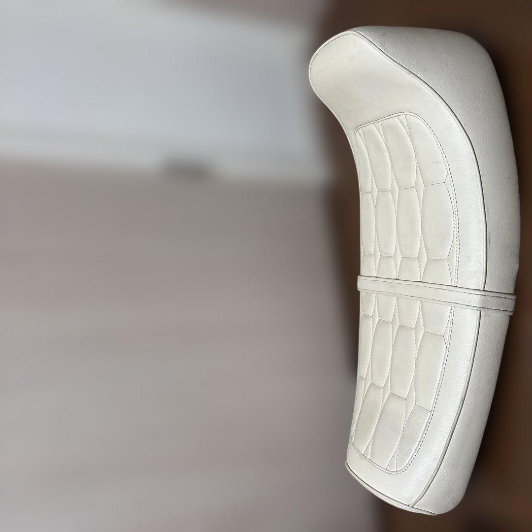 スズキGT750 カスタムフラットシートベージュ