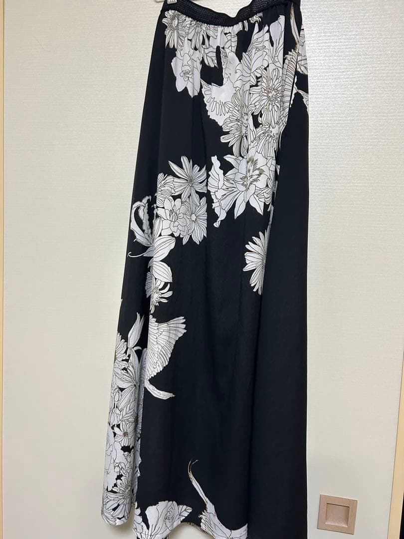 taion ブーケ柄 フレアスカート 黒