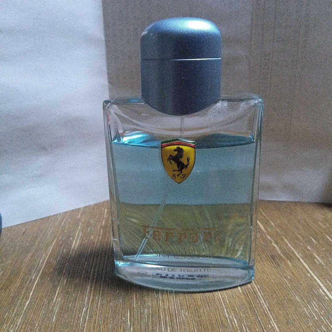 Ferrari　フェラーリ　ライトエッセンス　オードトワレ 125ml