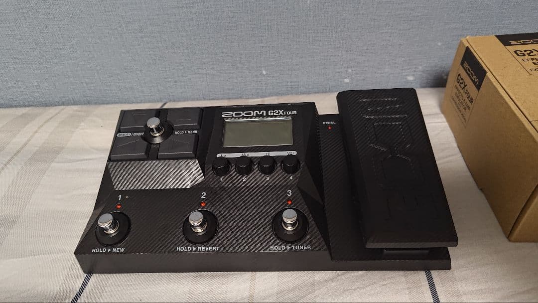 中古美品　ZOOM G2X FOUR ギターエフェクター
