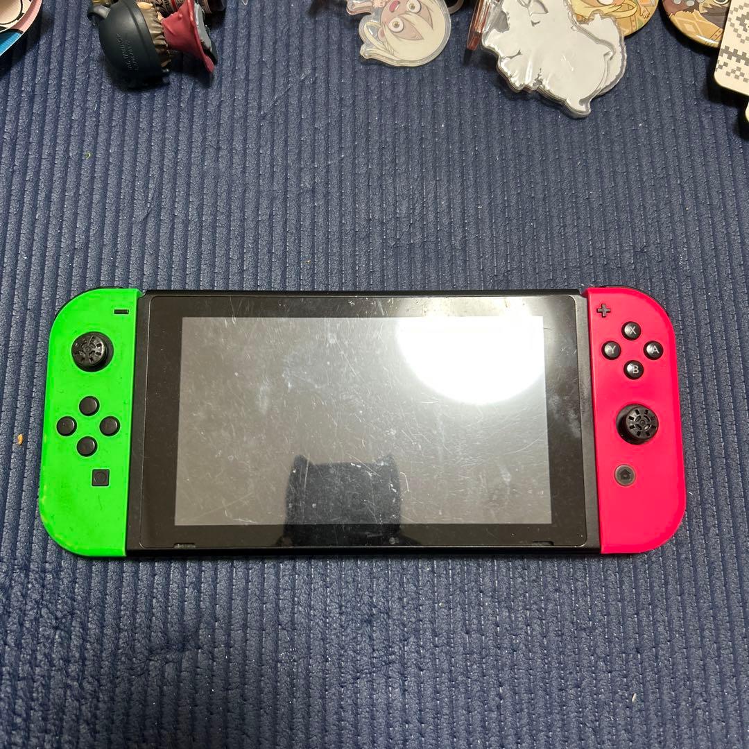 ま*屋様 Nintendo Switch グリーン/ピンク本体動作確認済み充電器
