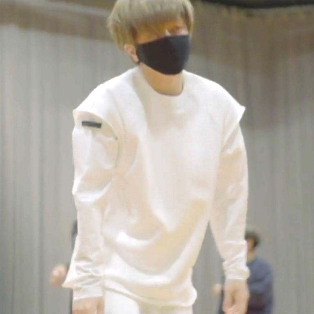 新品未使用】西島隆弘 Nissy 着用 カットソー ロンT ホワイト 白