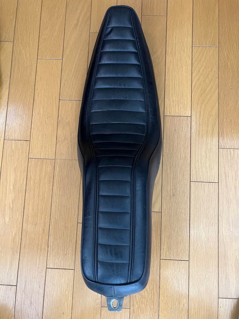 ハーレー ダイナ FXD 社外シート