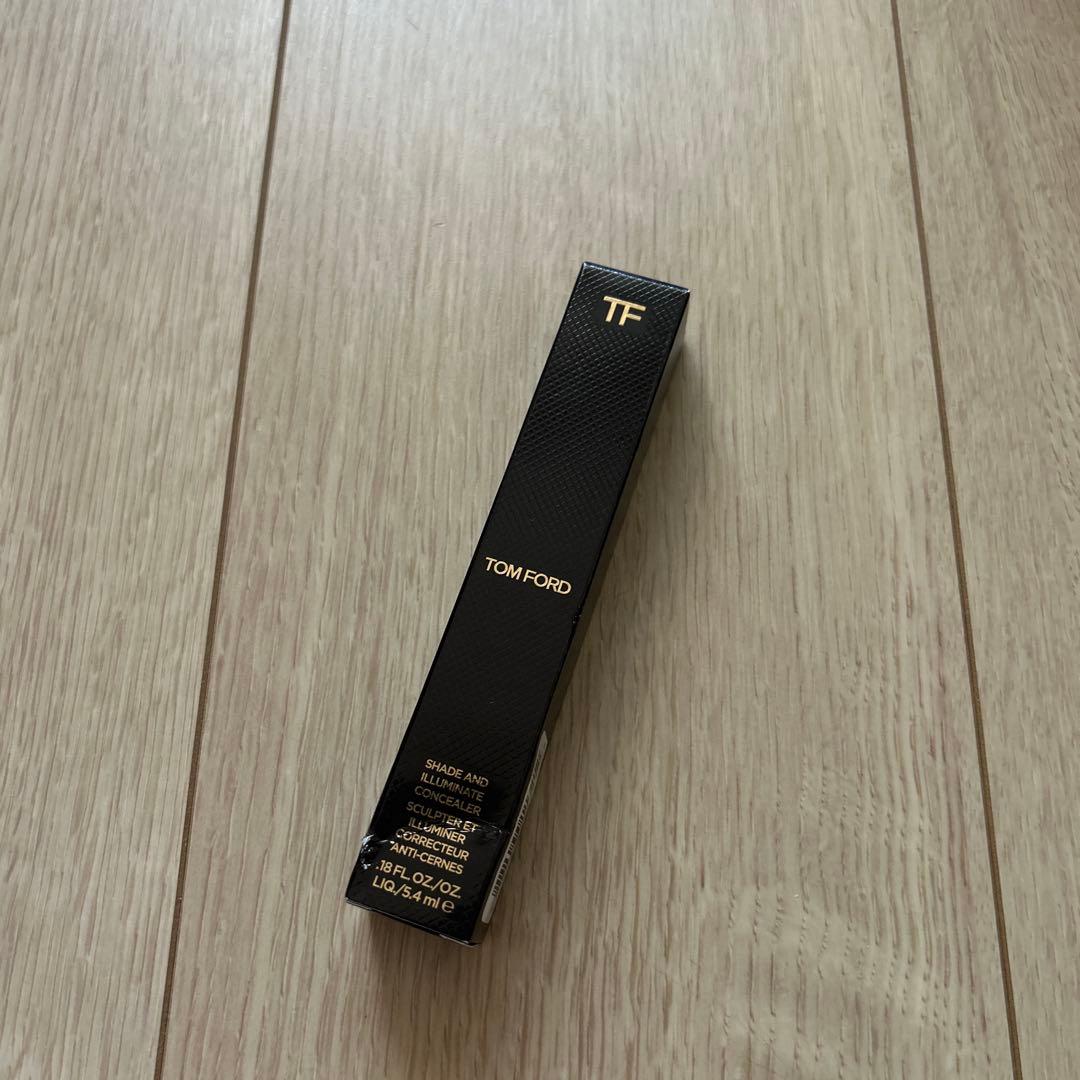 ほぼ未使用　TOM FORD コンシーラー 0C0 ベア　外箱損傷