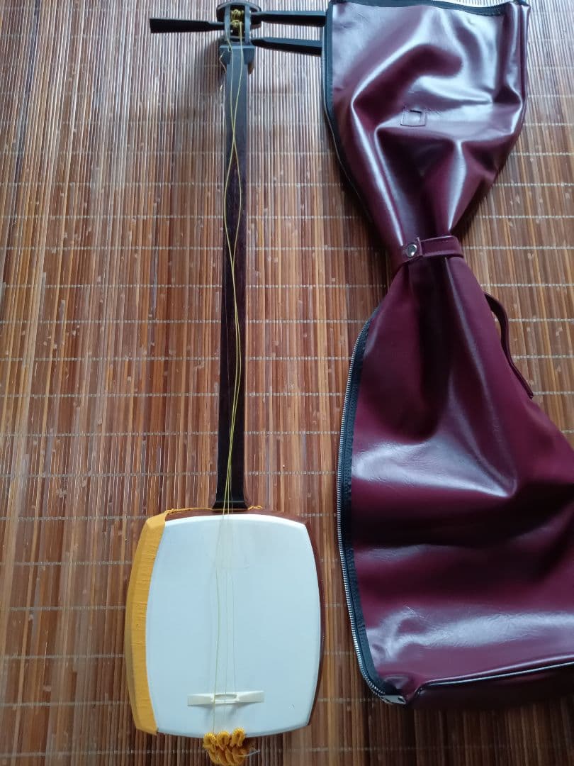 三味線本体 白とオレンジ ケース付き