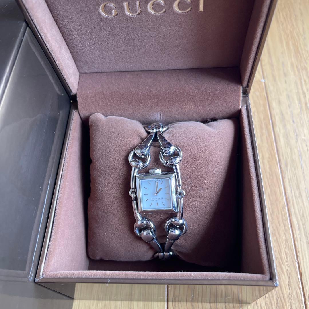 未使用 GUCCI シルバー 金属ベルト 時計 グッチ 時計 レディース G-タイムレス YA1264153 シルバー×シルバー