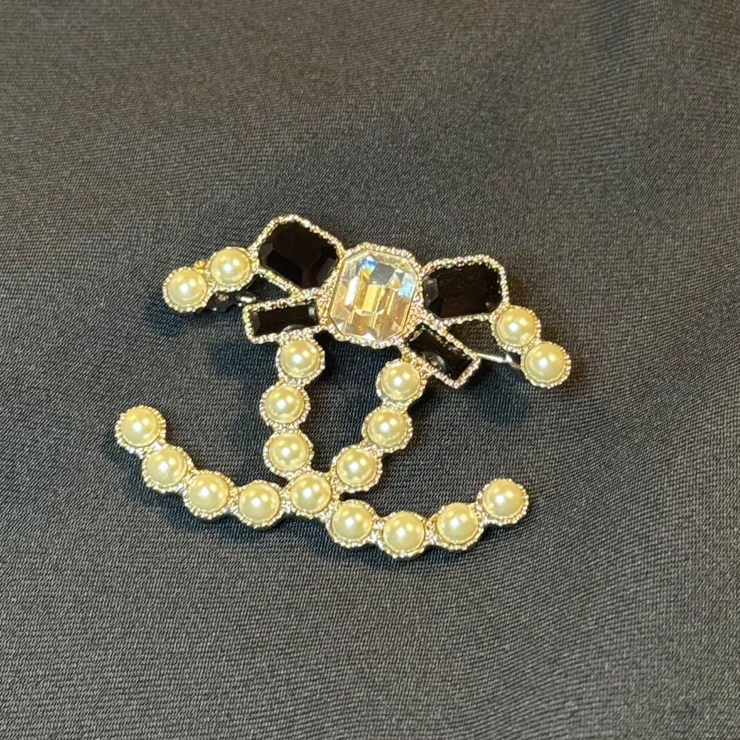 CHANEL｜リボンブローチ