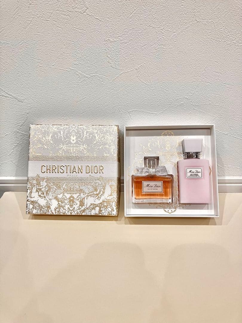 新品未使用 Miss Dior オードゥ パルファン 2023年クリスマスコフレ