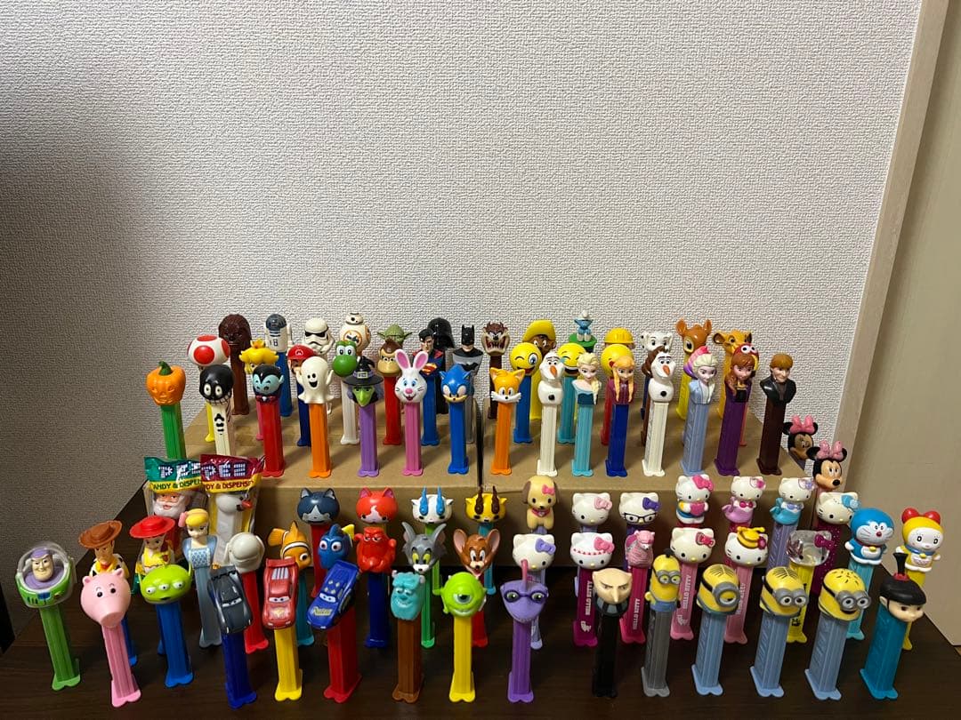 PEZ ペッツディスペンサー コレクション 88体 キャラクター フィギュア