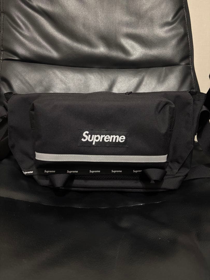 ほぼ未使用 Supreme Messenger Bag \"Black\"