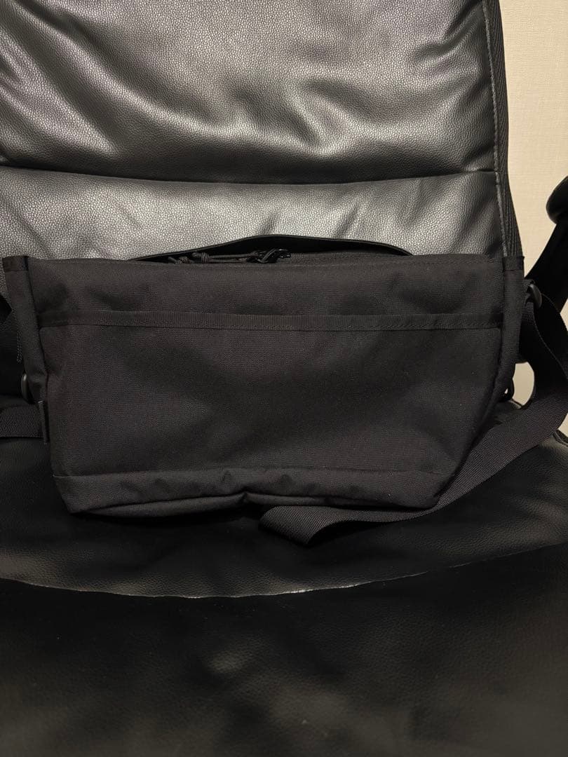 ほぼ未使用 Supreme Messenger Bag \"Black\"