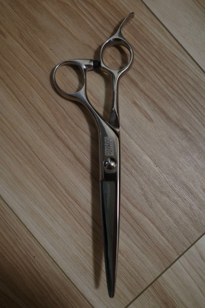 美容師　シザー　右利き【美品】