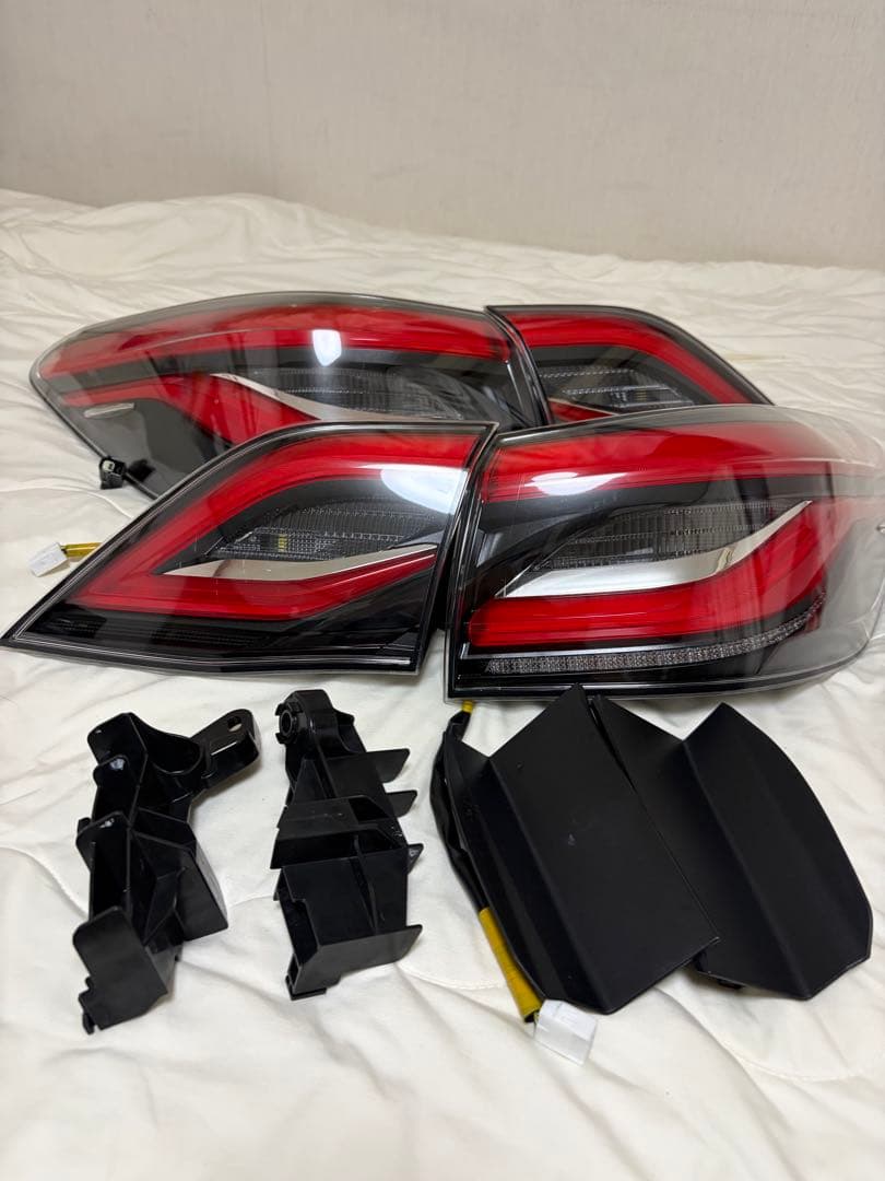 220クラウンrs シーケンシャルテールランプ 良品 トヨタ クラウン RS ARS220 右テールランプ KOITO 30-448 LED