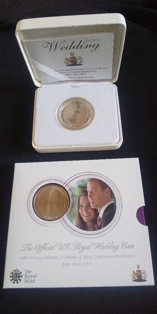 英国ウィリアム王子ご成婚記念 5ポンドプルーフ銀貨・白銅貨2種セット