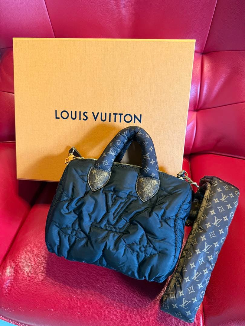 LOUIS VUITTON ブラックナイロンピローボストンバッグ