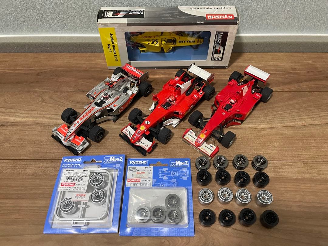 【希少】京商ミニッツF1 2.4GHz シャーシ&ボディ(3台)•ホイールセット