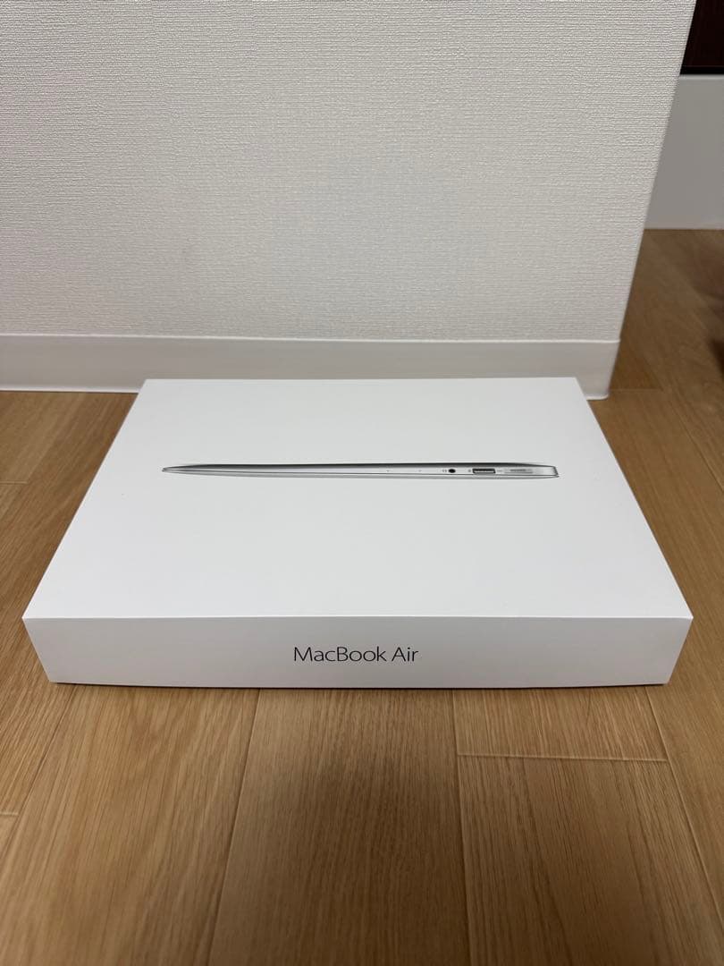 MacBook Air 13インチ シルバー 充電器付き　2019年版