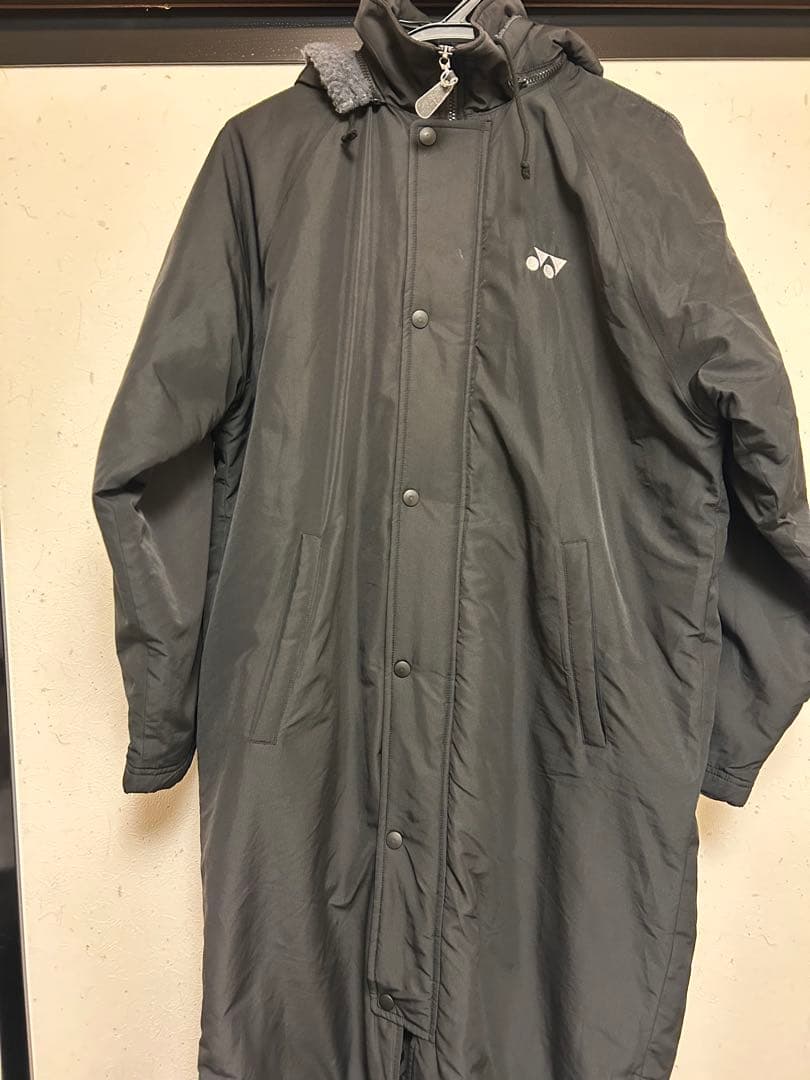 ヨネックス フード付きベンチコートブラック