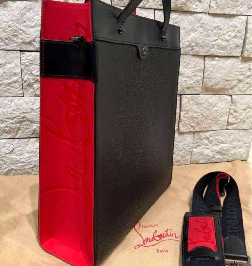 【美品30万】最終お値下げ。クリスチャンルブタン　スニーカーソールルイストート