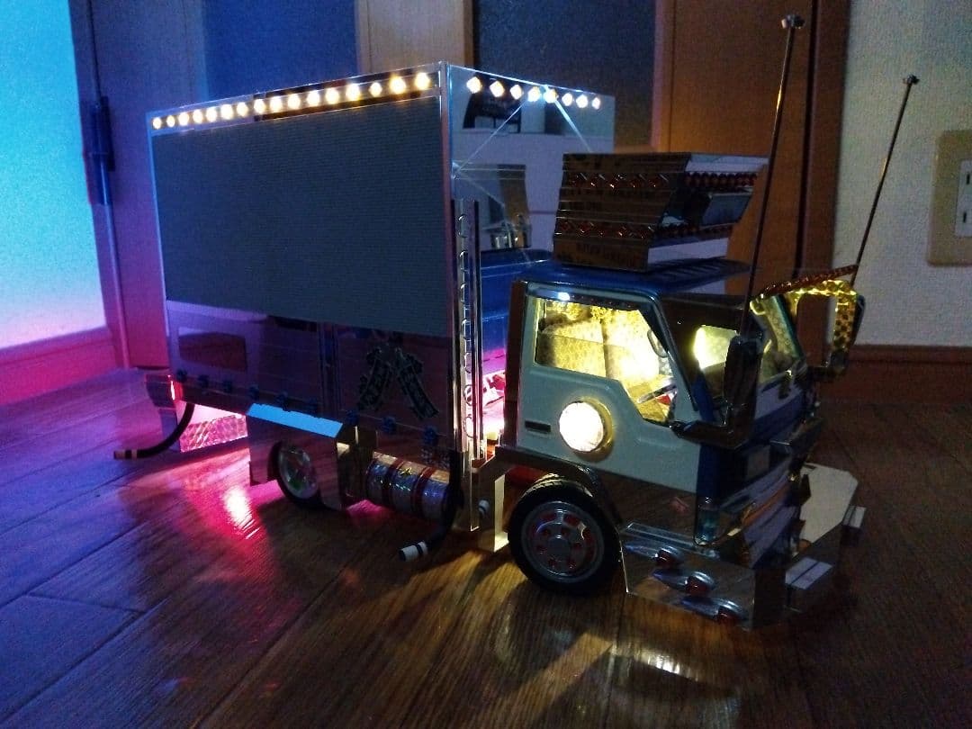 ムネトラ模型〜カクキャンター2トン〜箱仕様〜 - メルカリ