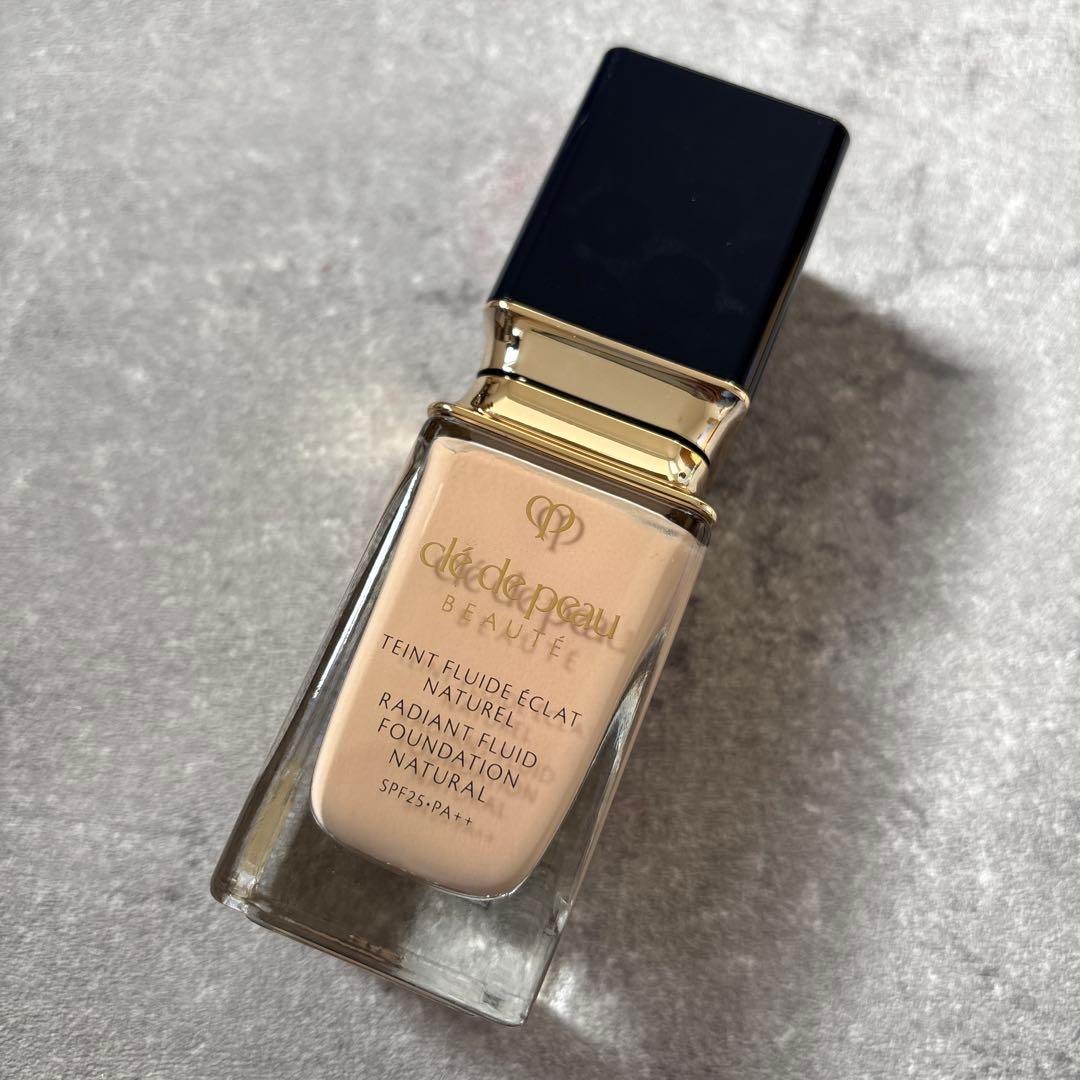 クレドポーボーテ タンフリュィドエクラ　ナチュレル　ピンクオークル　00