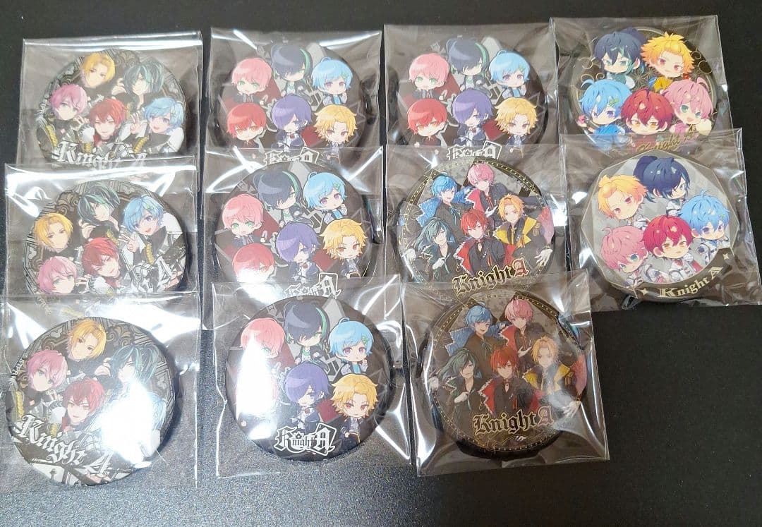 騎士A 騎士X 全員缶バッチ11個セット - メルカリ