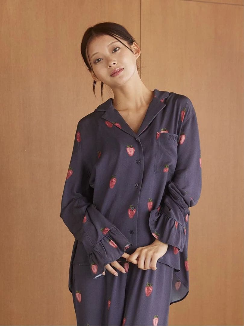 ジェラピケ　ストロベリー柄ツイル　シャツ　パンツ