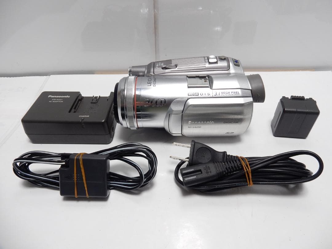 大人気　動作品　Mini DV　パナソニックビデオカメラ　NV-GS250