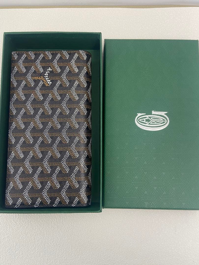 Goyard 長財布（ブラウンレザー、カードポケット付き）