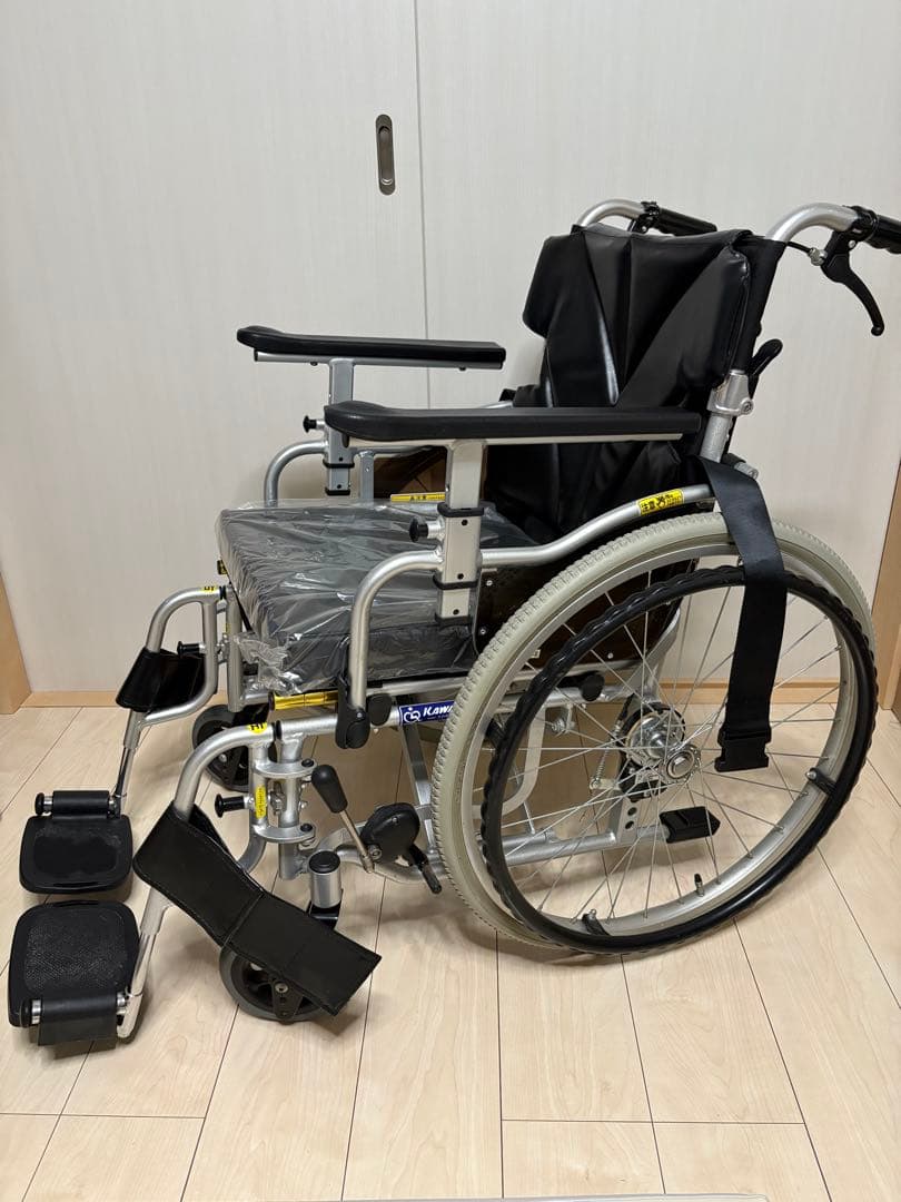 【美品】　多機能　カワムラサイクル　自走式車椅子　中床型簡易モジュール車いす アルミ製簡易モジュール車椅子 KA822 カワムラサイクル 【車椅子の専門