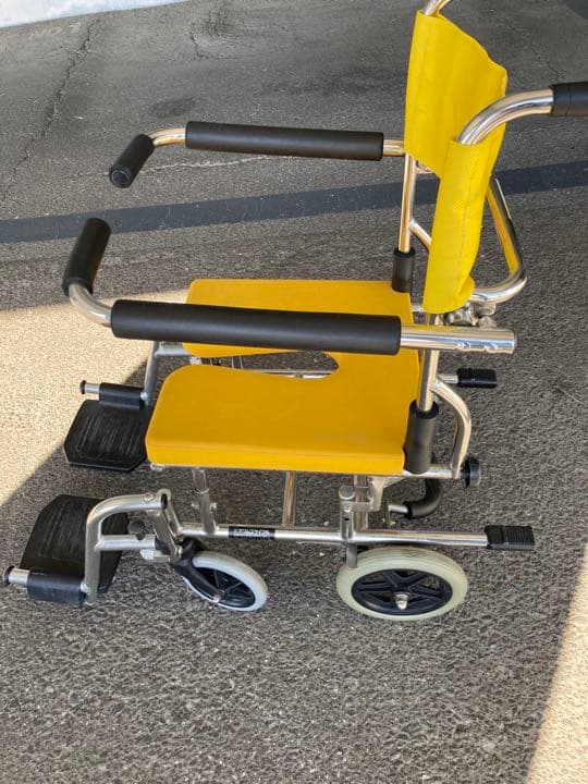 カワムラサイクル　シャワーチェア　シャワー用車椅子　KS10 楽天市場】シャワー用車いす イエロー 1台 KS10 カワムラサイクル