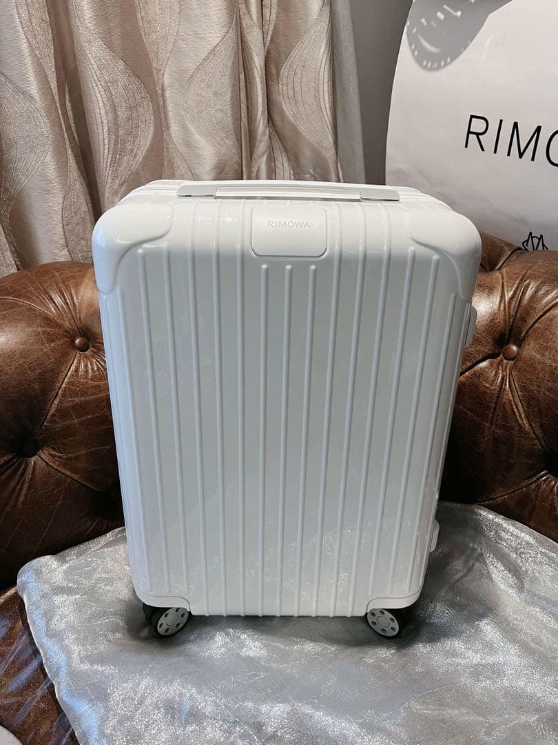 RIMOWA ホワイト スーツケース