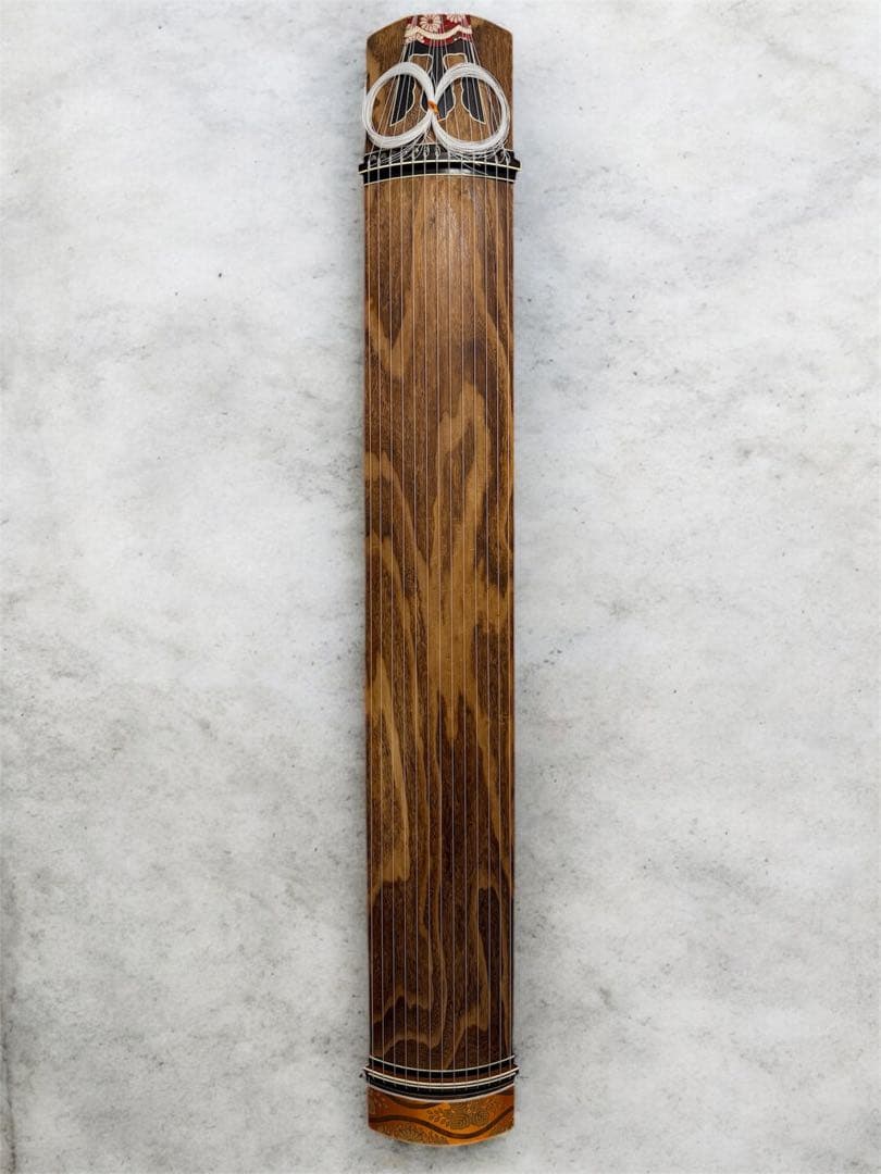 【送料無料】13弦琴 和楽器 並甲 すだれ彫り 蒔絵 琴柱