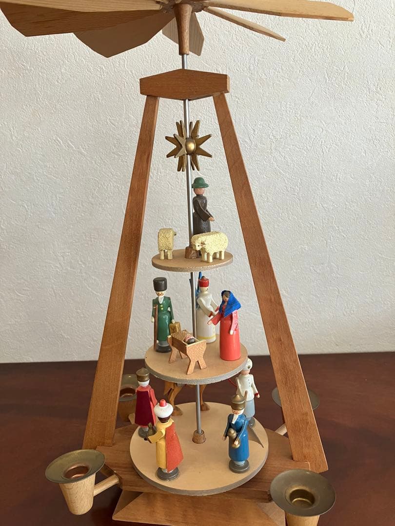 木製クリスマスピラミッド フィギュア付き