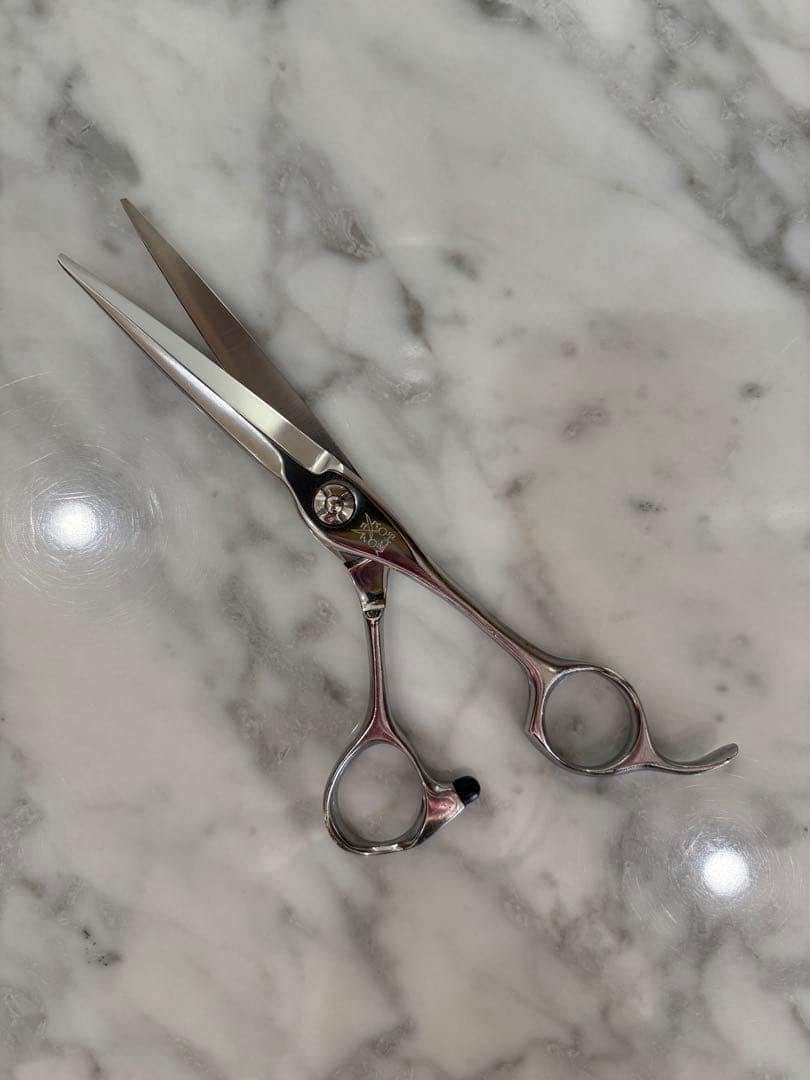 美容師　シザー　ハサミ　鋏　ヘアカット