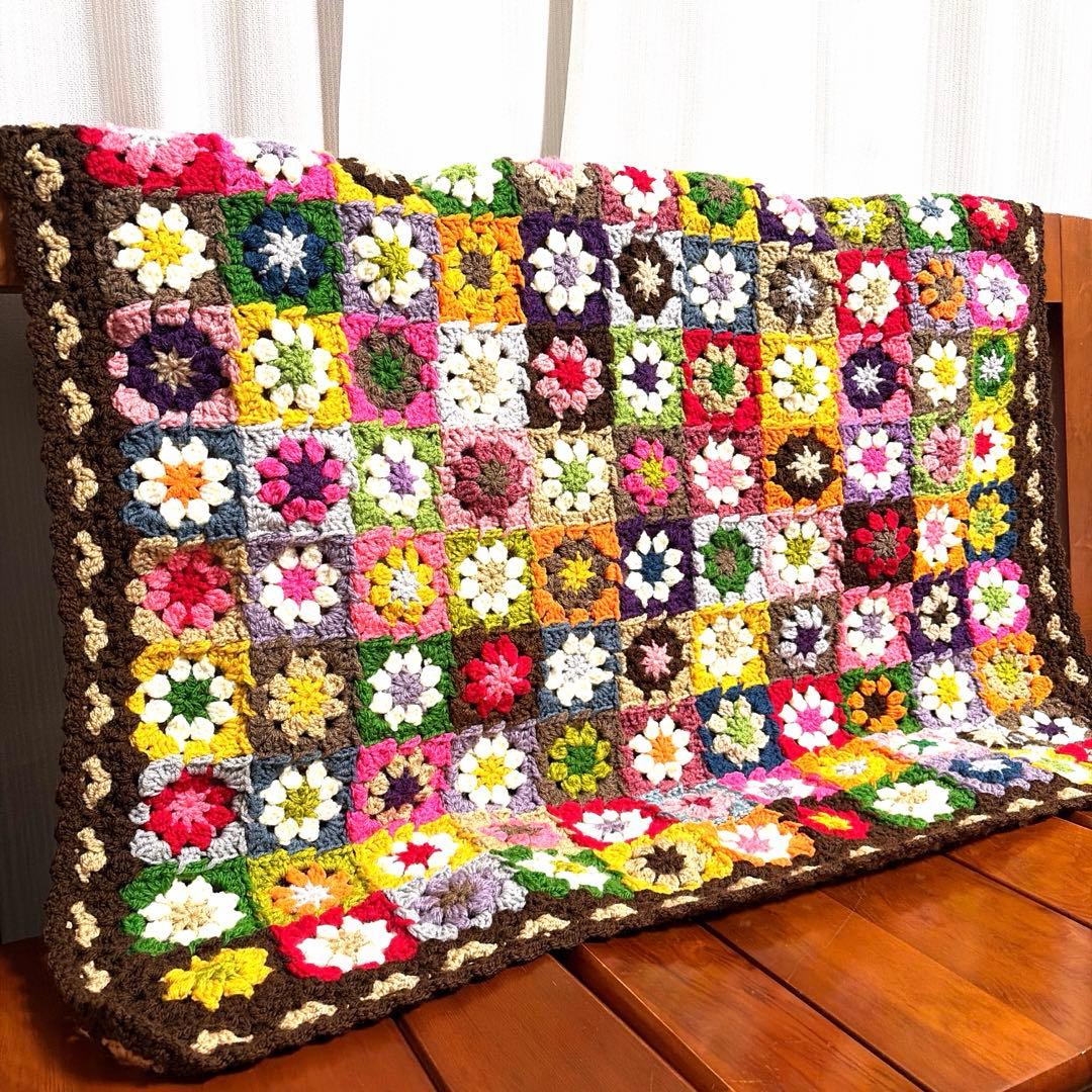 グラニースクエア❤️周りのハートが可愛いカラフルブランケット ブラウン グラニースクエア❤️周りのハートが可愛いカラフルブランケット