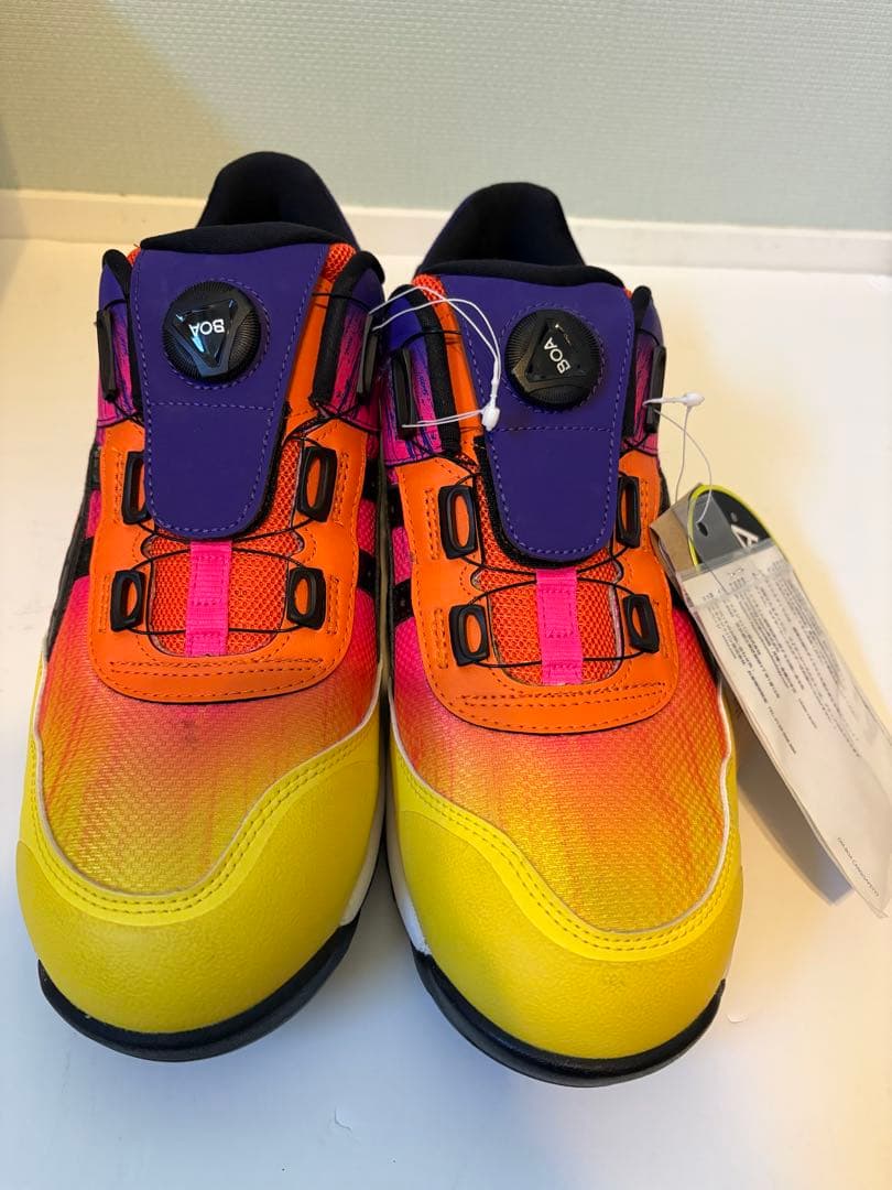 タグ付き】BOAダイヤル 安全靴 作業靴 28cm イエロー×オレンジ 美品