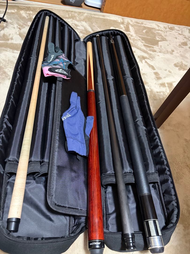 ユニバーサル製ビリヤードキュー￼￼ action製ブレイクキュー